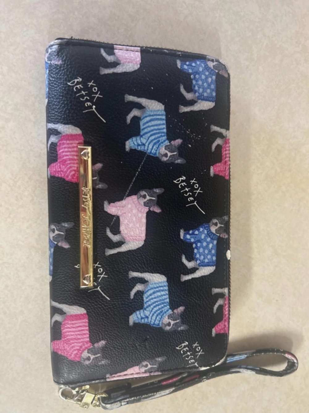 Betsey Johnson French Bulldog Zip Around Wristlet Wallet Black